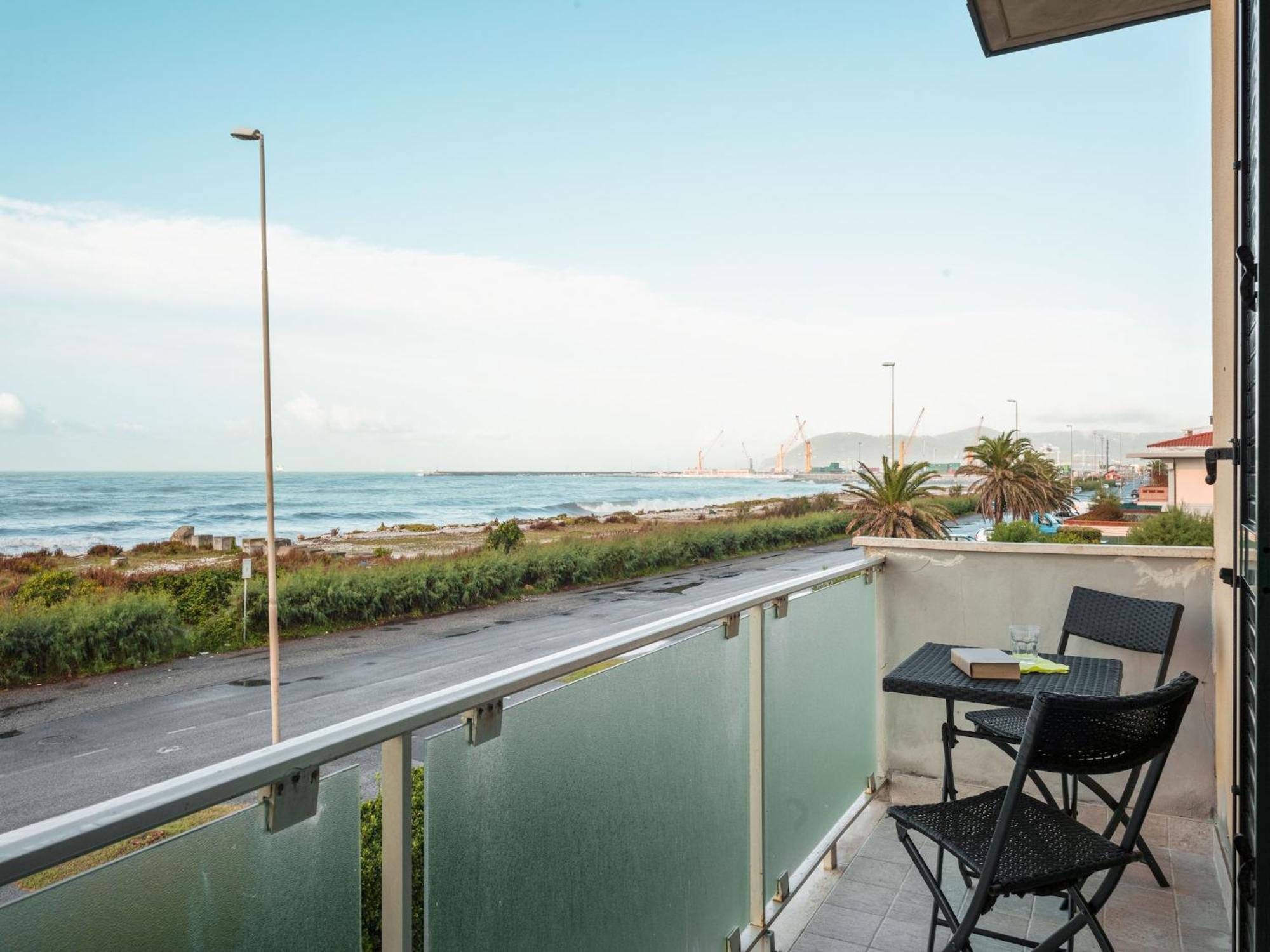 Amazing Holiday Home Near Pet Friendly Beach Carrara Esterno foto