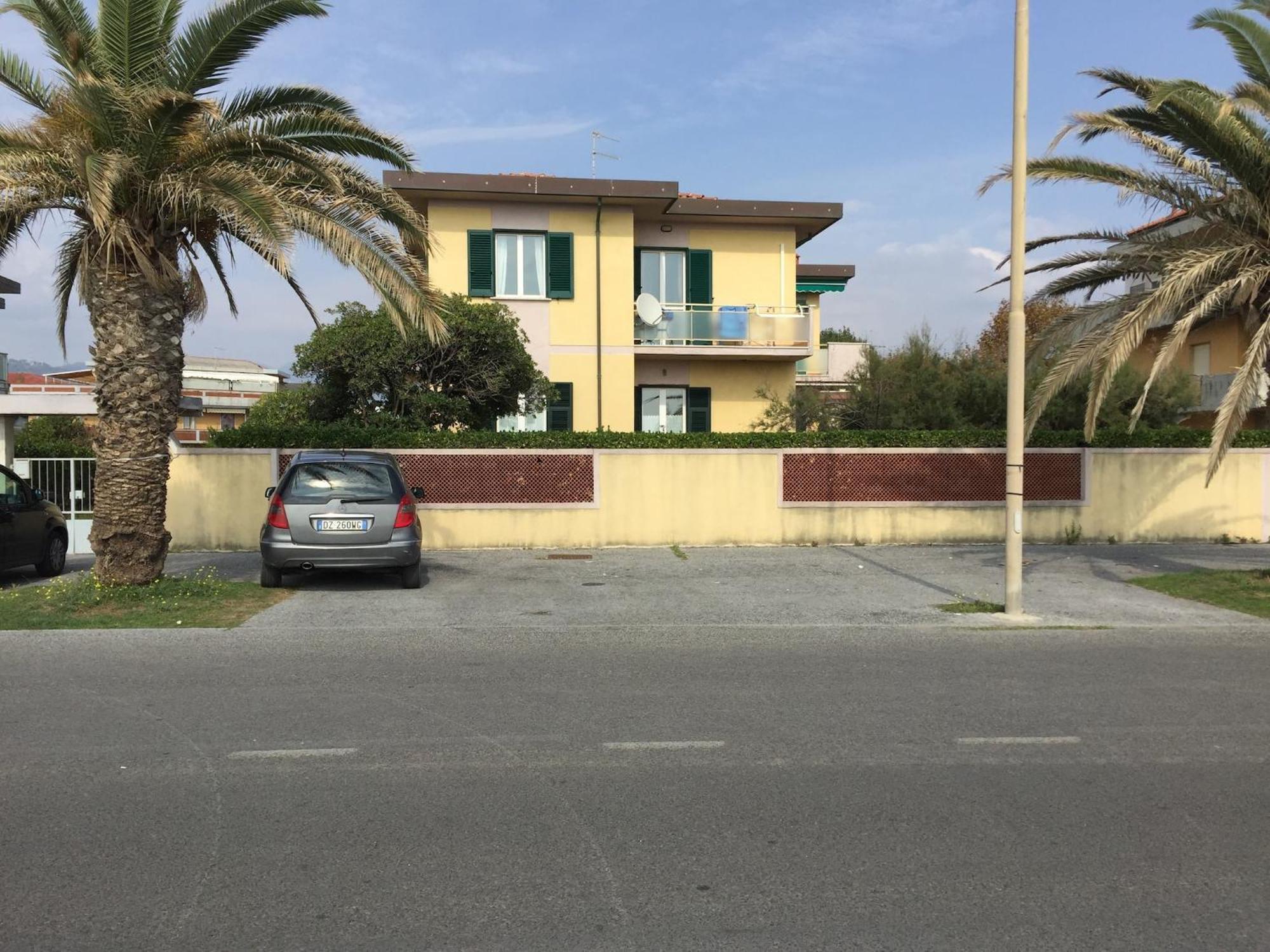 Amazing Holiday Home Near Pet Friendly Beach Carrara Esterno foto