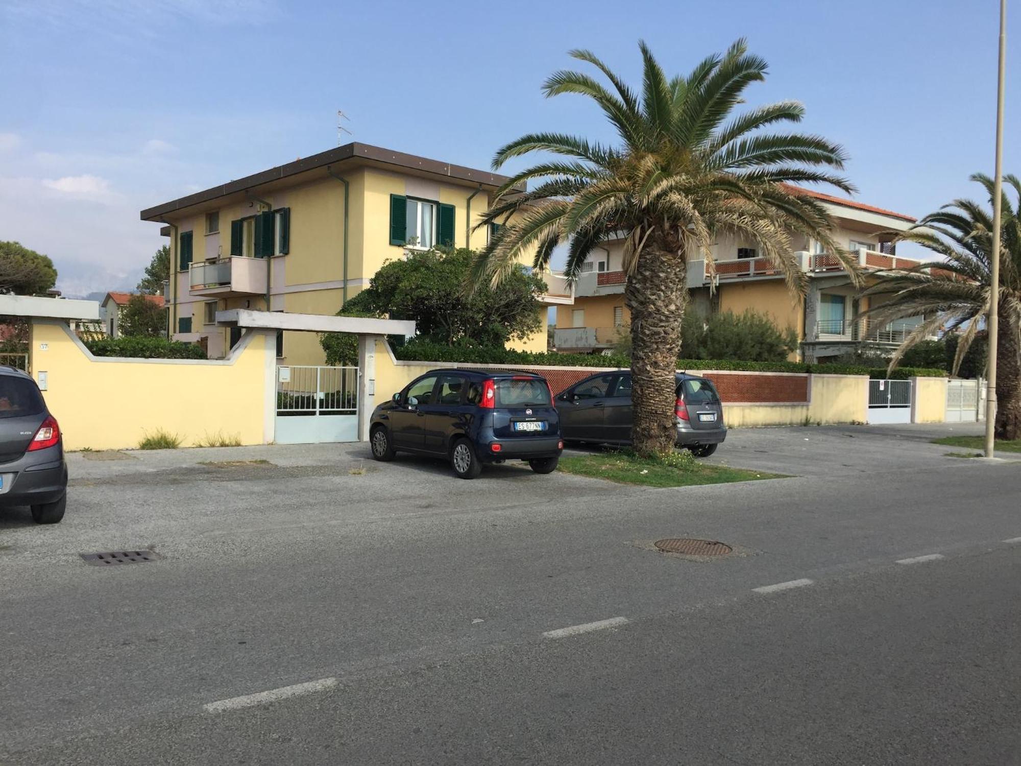 Amazing Holiday Home Near Pet Friendly Beach Carrara Esterno foto