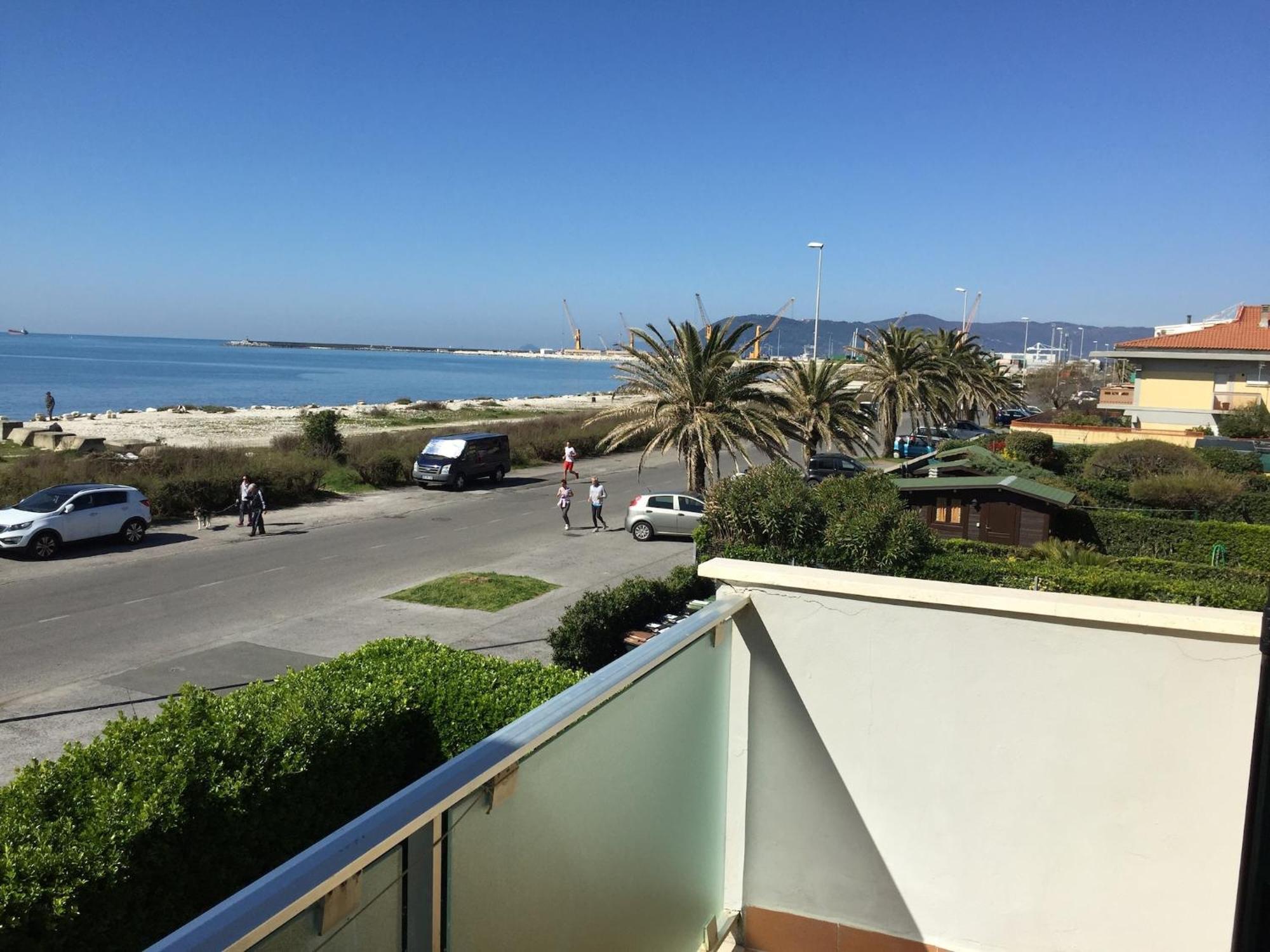 Amazing Holiday Home Near Pet Friendly Beach Carrara Esterno foto